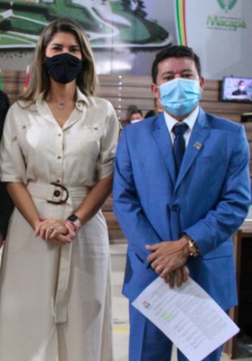 Secretária Patrícia Ferraz e Vereador Edinoelson Careca