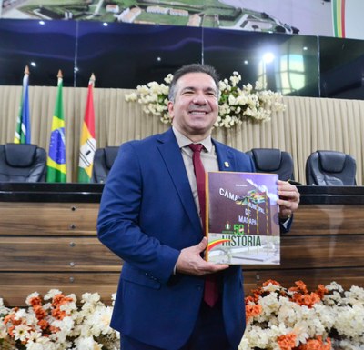 Lançamento do livro 50 anos de poder legislativo.jpeg