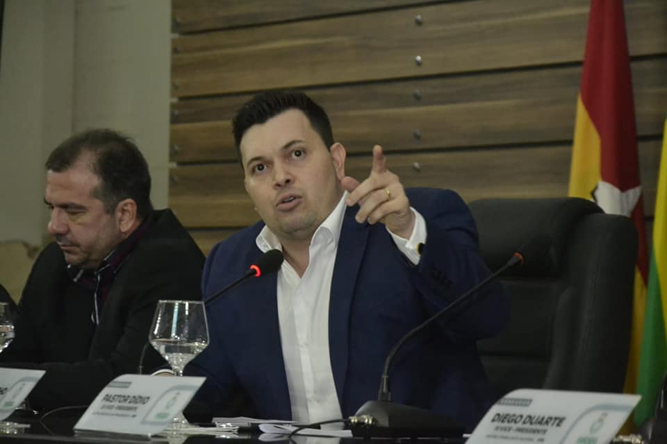 Acácio Favacho comera aprovação de PL