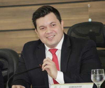 Acácio Favacho conquista doação definitiva do terreno para a Câmara Municipal de Macapá.