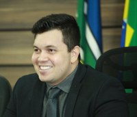 Acácio Favacho: Liberação do sinal de rádio e TV ainda neste semestre.