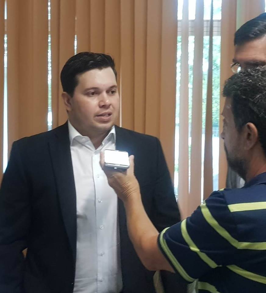 Acácio Favacho opina sobre a redução da tarifa de energia elétrica no Amapá