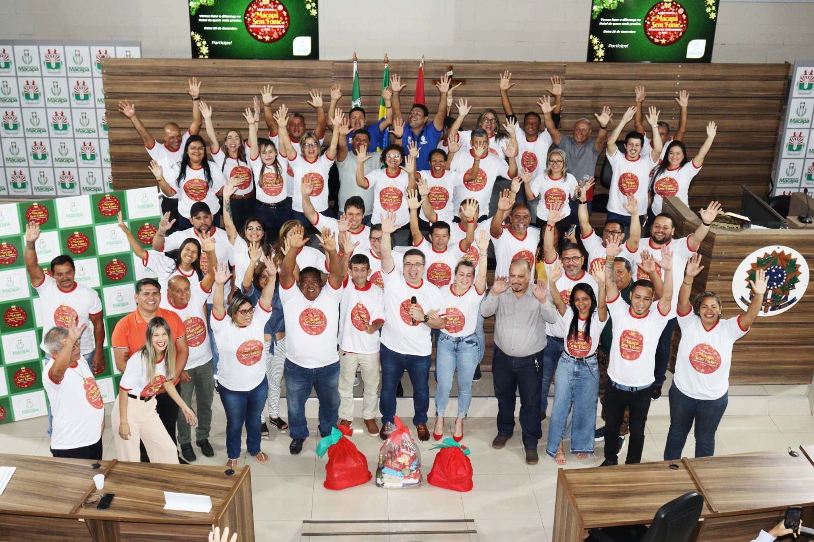 Ação de Natal: Câmara de Vereadores de Macapá doa mais de 2,5 toneladas de alimentos para oito entidades