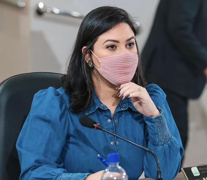 Adrianna Ramos pede solução para edificação da Subprefeitura da Zona Norte e melhorias na infraestrutura de bairros