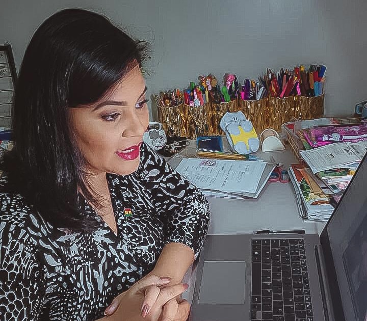 Adrianna Ramos quer vacina para coveiros, cuidadores de idosos, garis e margaridas, além de oficiais de justiça