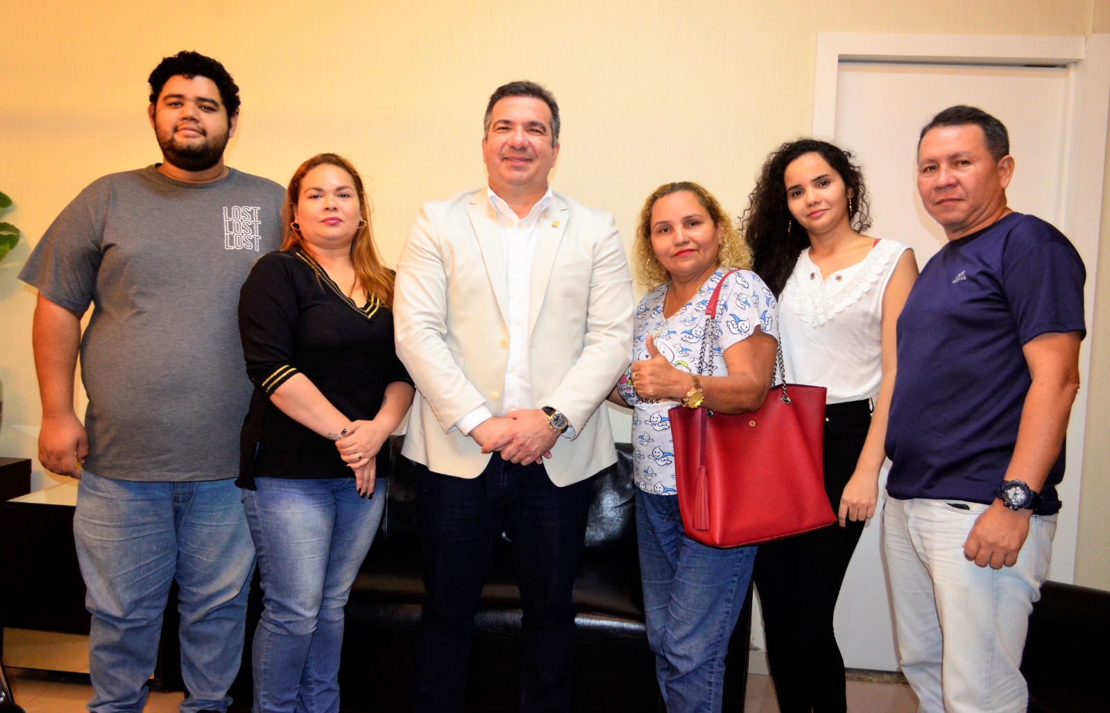 Agentes de endemias e comunitários de saúde buscam apoio do presidente Marcelo Dias