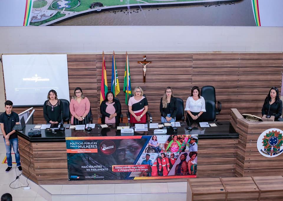 Audiência pública debate presença da mulher no parlamento