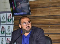 Caetano Bentes solicita limpeza do Campo do Ypê e pavimentação de ruas no Nova Esperança. Requerimentos foram aprovados nesta quinta