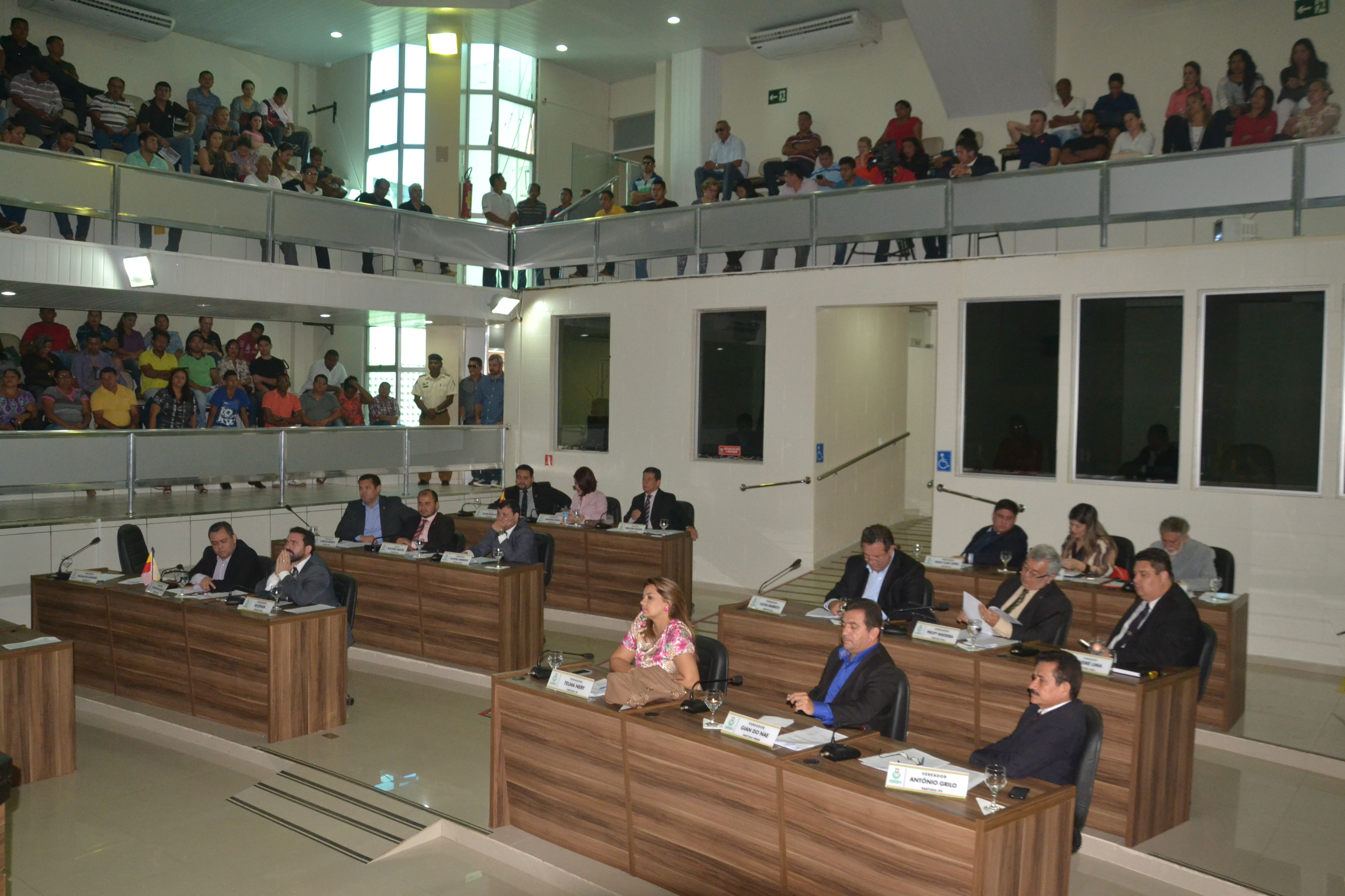 Câmara aprova reajuste linear de 4% aos servidores da rede municipal‏