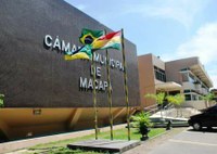 Câmara de Vereadores entrega comendas alusivas ao aniversário de Macapá.