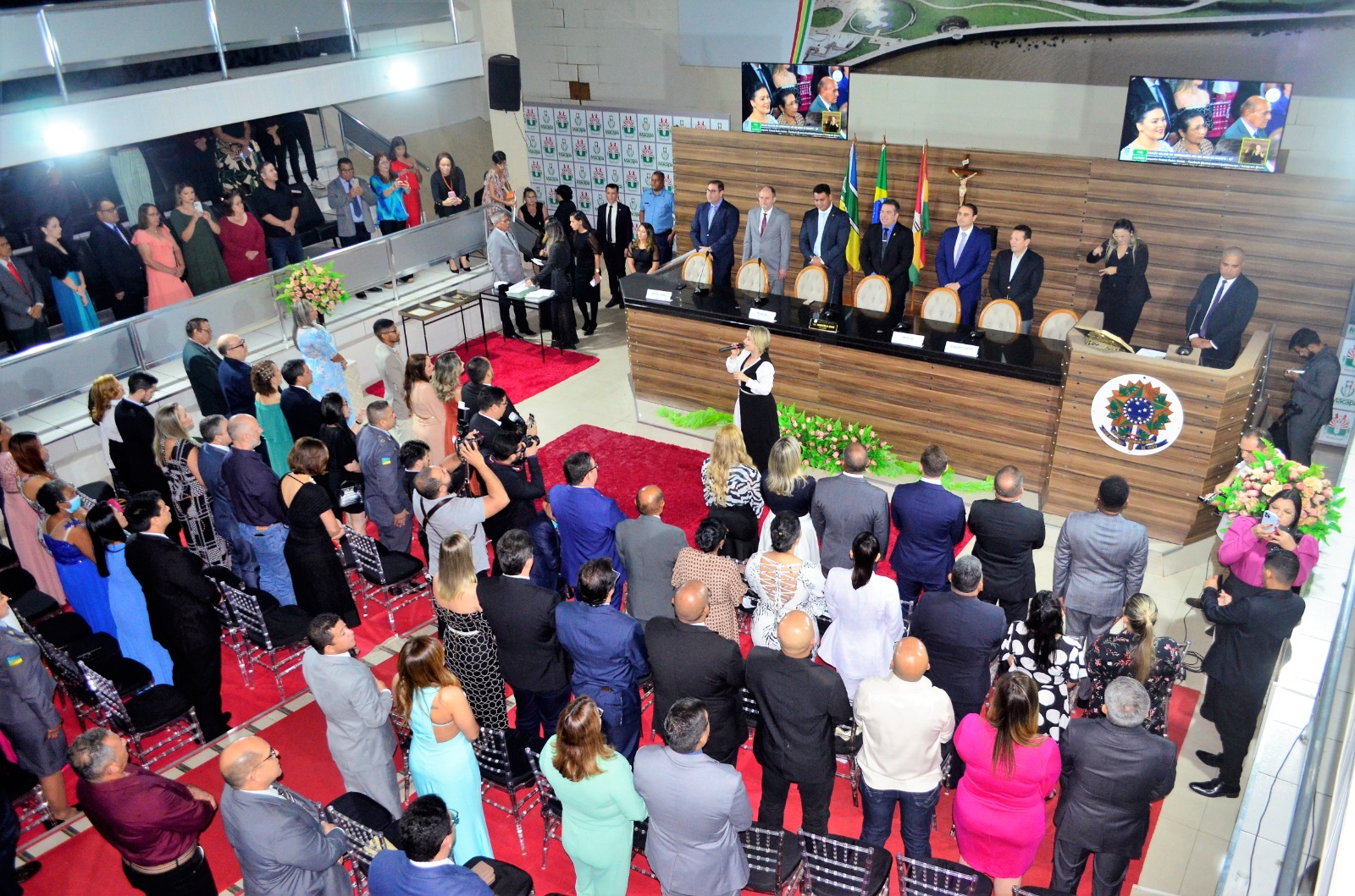 Câmara de Vereadores entrega honrarias a personalidades em homenagem ao aniversário Macapá