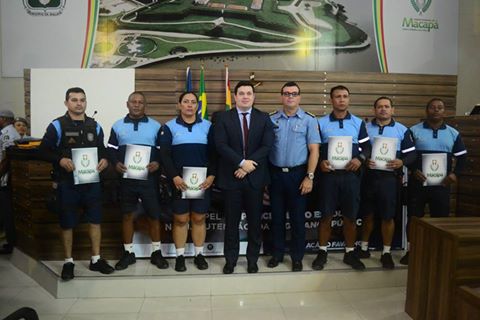 Câmara de Vereadores homenageia integrantes da Polícia Militar e da Guarda Civil Municipal.