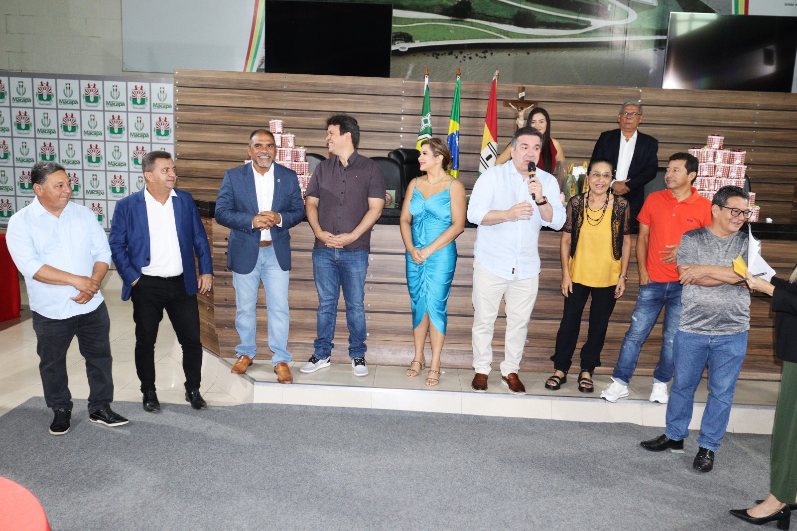 Câmara de Vereadores realiza confraternização natalina com café da manhã especial  