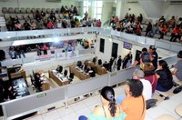 Câmara de Vereadores recebe representantes dos auxiliares educacionais na Tribuna da Casa