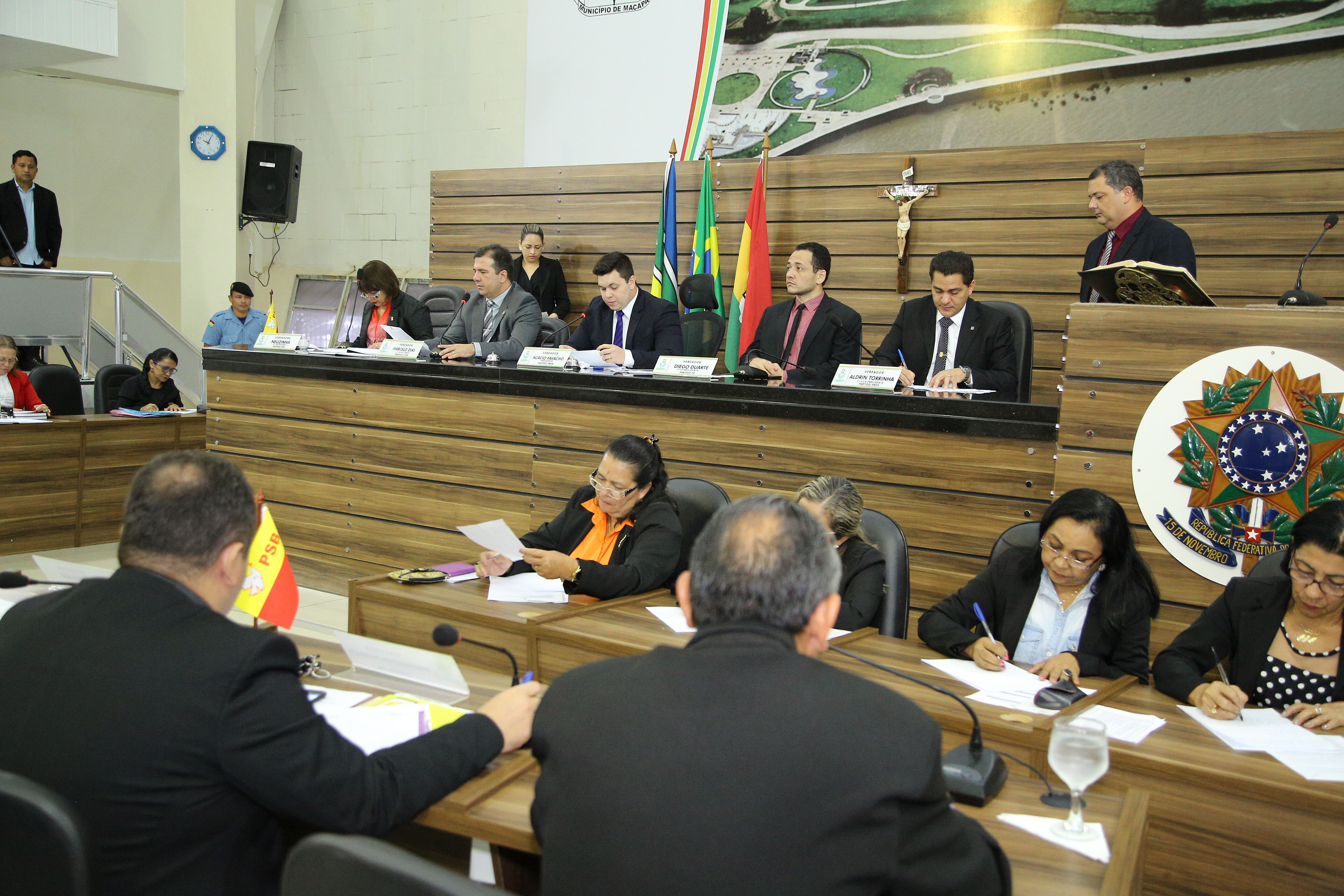   Câmara de Vereadores volta do recesso e realiza a primeira sessão ordinária de 2016.