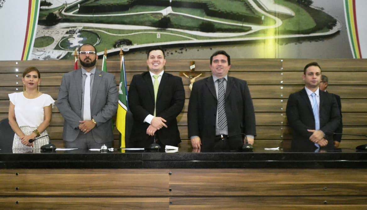 Câmara elege Mesa Diretora e Acácio Favacho é presidente pela 4º vez em Macapá.