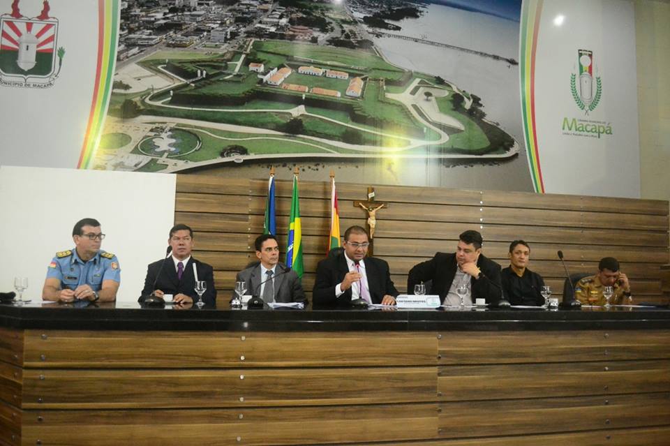 Câmara Municipal debate transporte público e o combate a clandestinidade; O debate foi provocado pelo vereador Caetano Bentes (PSC)