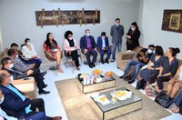 Comitiva francesa apresenta relatório do Projeto Oiapoque Cooperação Saúde na Câmara Municipal de Macapá