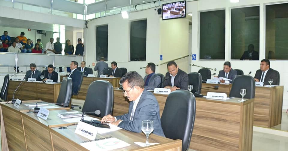 Debates e aprovação de matérias marcam a sessão legislativa desta terça-feira