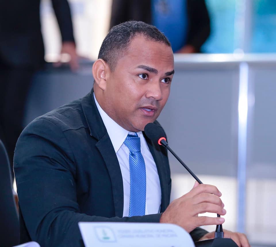 Dídio Silva luta por asfaltamento para a avenida Tupiniquins