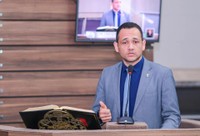 Diego Duarte sobe à tribuna da CMM para cobrar monitoramento eletrônico nos cemitérios de Macapá