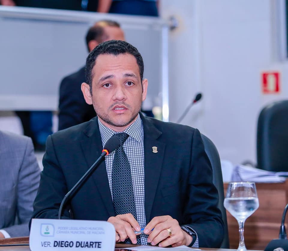 Diego Duarte solicita limpeza e revitalização para a praça do conjunto Laurindo Banha