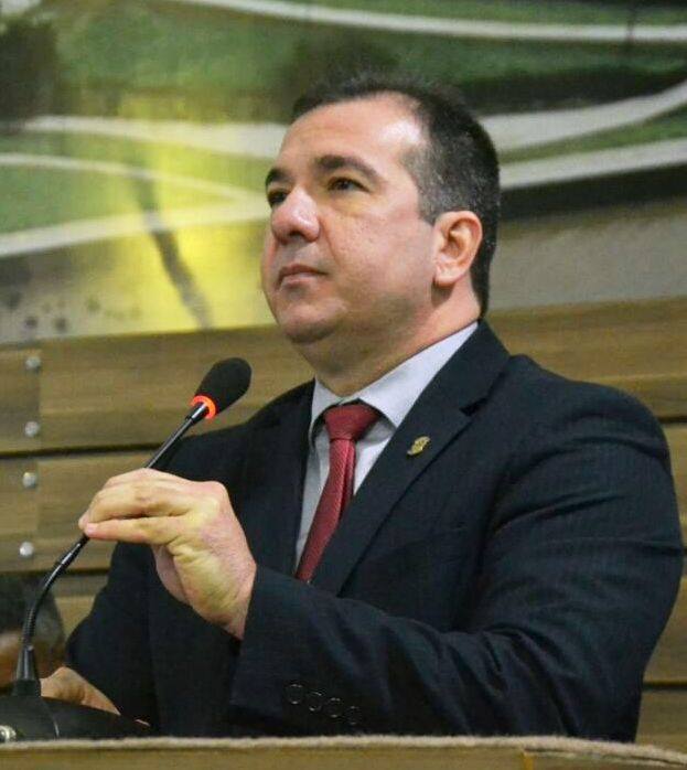 Doação de 100 toneladas de asfalto para Oiapoque provoca debate na Câmara de Vereadores de Macapá