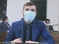 Dudu Barbosa cobra pintura de faixas de pedestre em frente de escolas