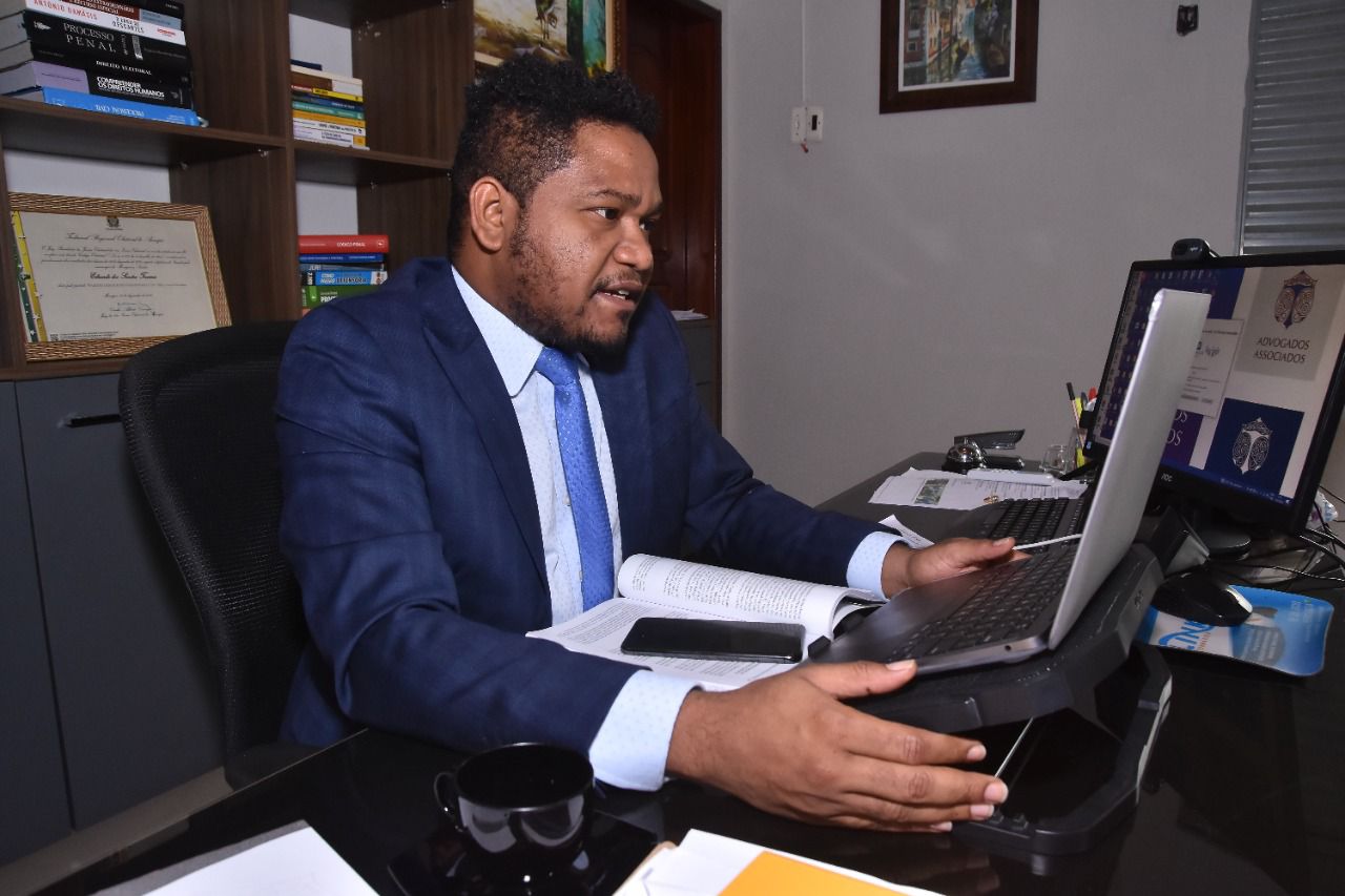 Dudu Tavares requer o pagamento do novo piso salarial para professores da educação básica municipal