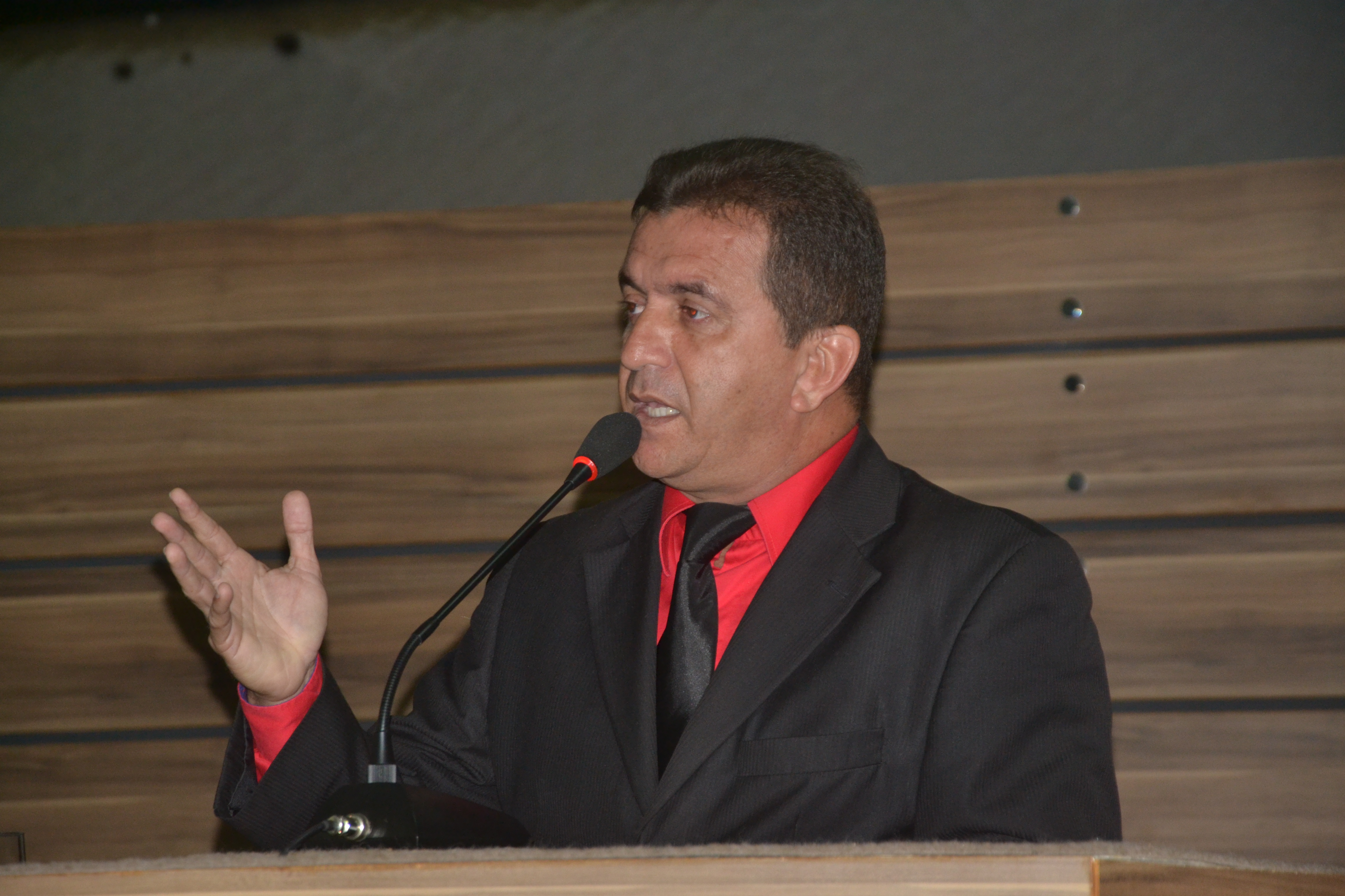 Gian do Nae vai realizar audiência pública para discutir horário de bares e boates em Macapá.