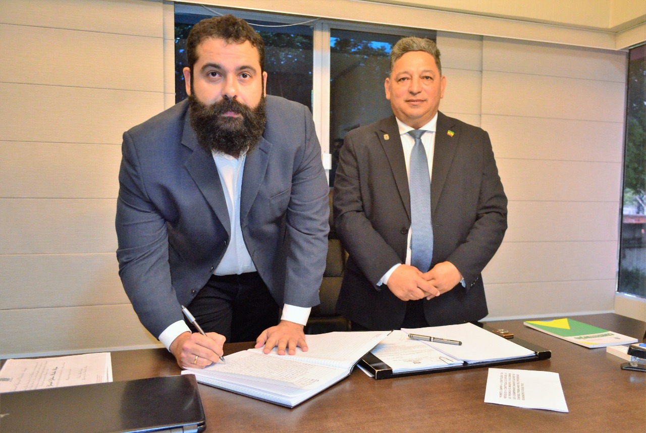 Gonçalo Borges toma posse como vereador de Macapá