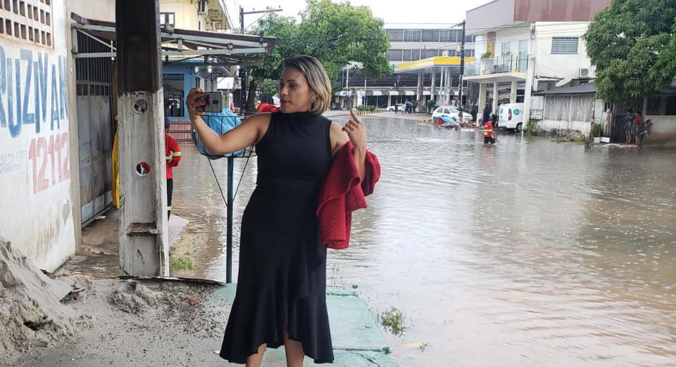 Guimarães visita áreas alagadas em Macapá.