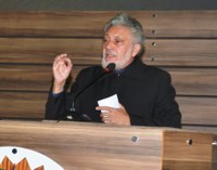 João Henrique defende o cumprimento da gratuidade no transporte coletivo.‏