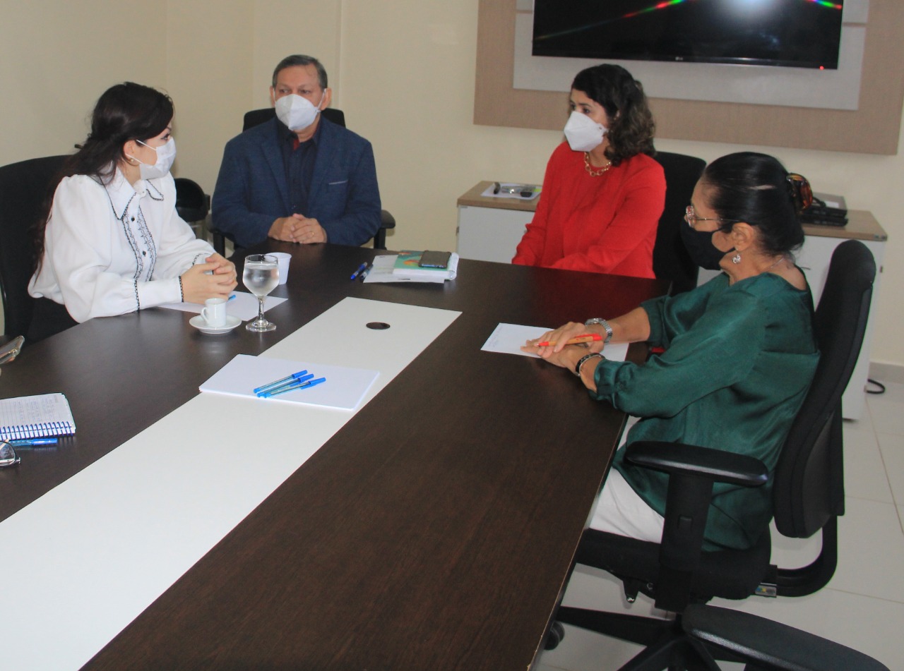 Luany Favacho e Janete Capiberibe reúnem com Promotoria da Saúde Pública e pedem apoio para o funcionamento da Maternidade Zona Norte
