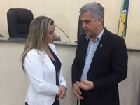 Maraína Martins participa de debate sobre saúde neonatal.