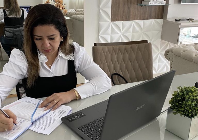 Maraína Martins pede mais agilidade na vacinação contra a COVID-19