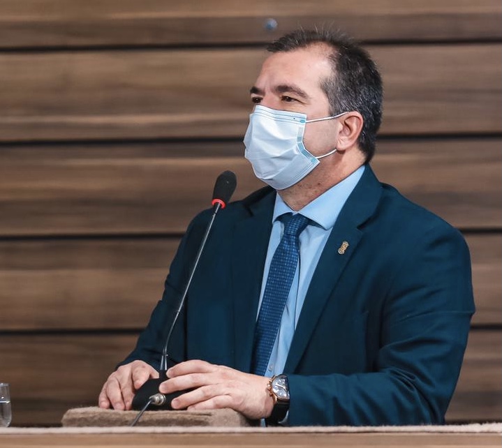 Marcelo Dias provoca debate sobre situação dos trabalhadores da noite afetados pela pandemia