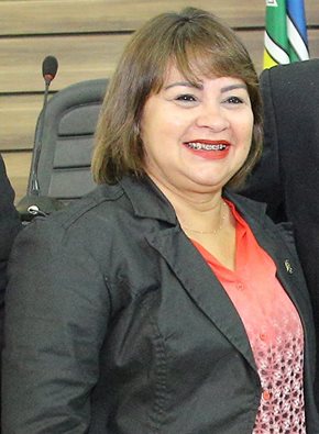 Neuzinha Velasco na defesa dos direitos da mulher.