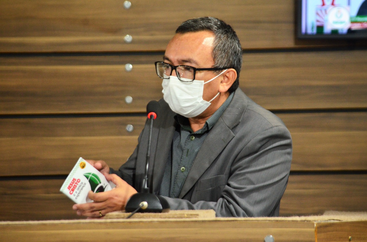 Pastor Adiel Fagundes usa a Tribuna e fala da campanha “Jesus Cristo é a Única Esperança”