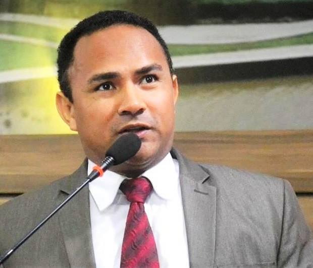 PL defende a liberação de pais do local de trabalho para prestigiarem festividades escolares