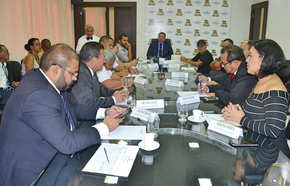 Prefeito em exercício, Marcelo Dias, reúne com Sinsepeap e servidores da Educação de Macapá para tratar sobre movimento de greve