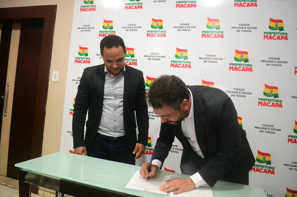 Prefeito sancionou lei que instituiu a Semana da Família Cristã; 