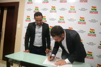 Prefeito sancionou lei que instituiu a Semana da Família Cristã; 