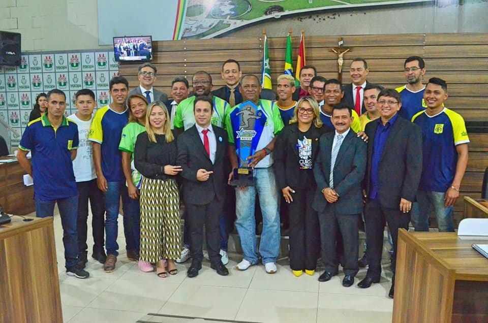Presidente da seleção de Futsal usa a tribuna da CMM a convite do vereador Dreiser Alencar