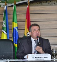 Presidente Marcelo Dias faz alusão ao Dia do Gari, durante sessão ordinária