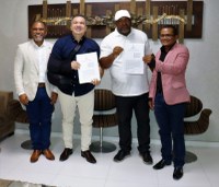 Presidente Marcelo Dias faz doação de kombi para atender moradores de rua