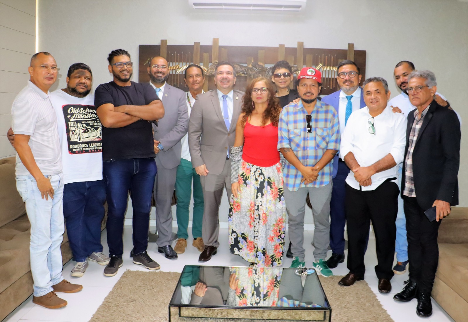 Presidente Marcelo Dias recebe segmento cultural para debater anseios da categoria