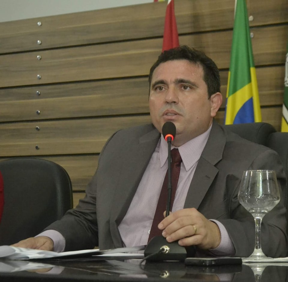 Ruzivan Pontes aciona Caesa para atender a população da zona norte de Macapá