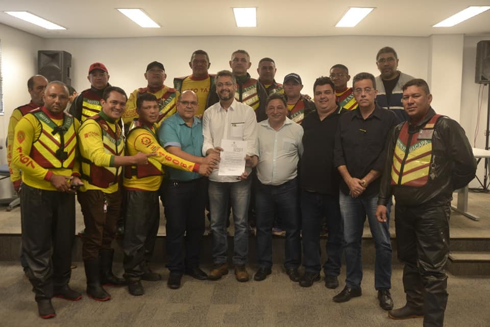 Sancionada lei do vereador Cláudio Góes que beneficia mototaxistas