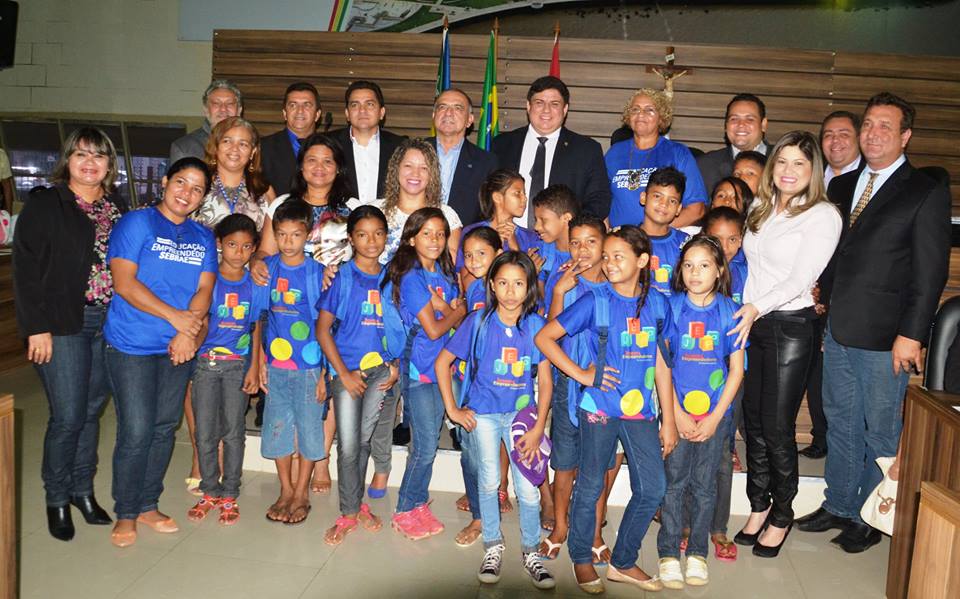 Sebrae reconhece empenho de vereadores no incentivo à educação empreendedora